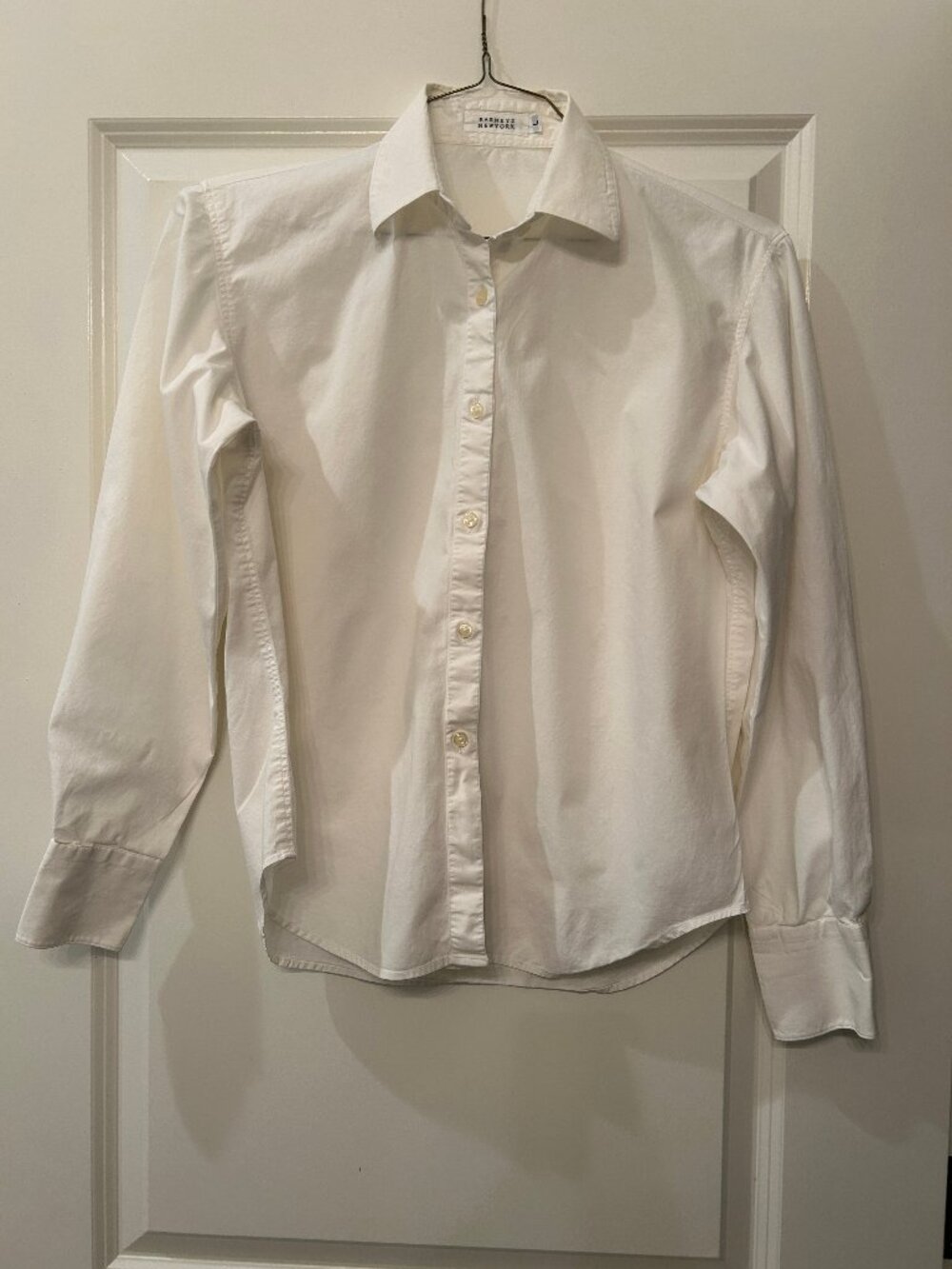 BARNEYS NEW YORK/Women's White Long Sleeve Shirt - Size Large (Fits like a Med)